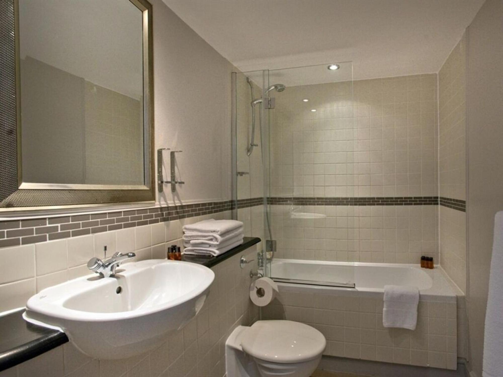 Oyo The Red Lion Hotel Luton  Extérieur photo