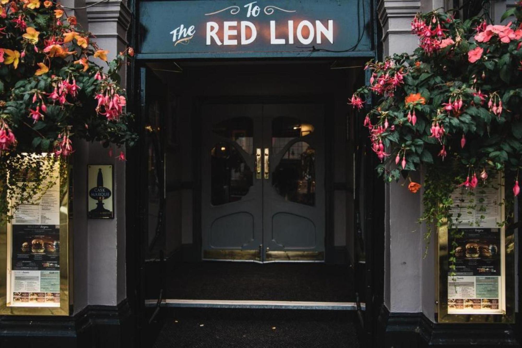 Oyo The Red Lion Hotel Luton  Extérieur photo