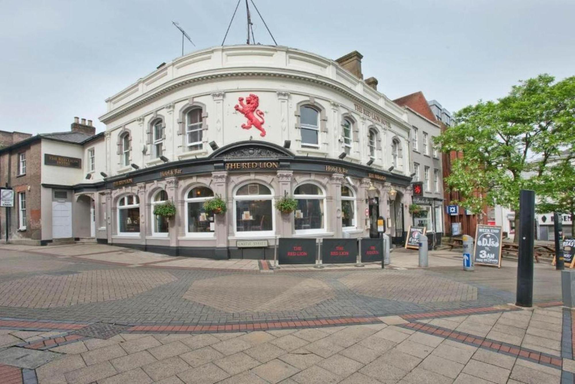 Oyo The Red Lion Hotel Luton  Extérieur photo