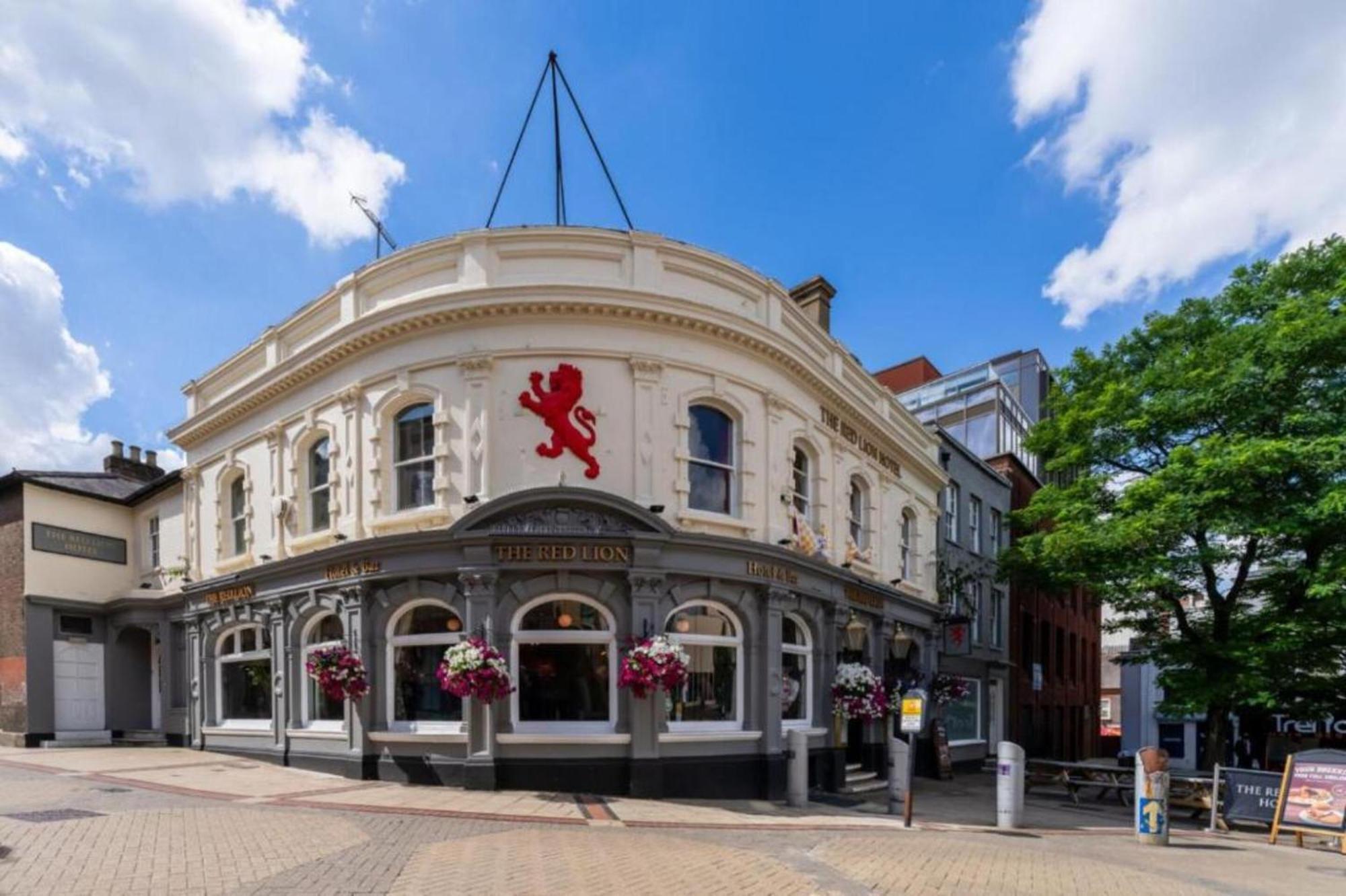 Oyo The Red Lion Hotel Luton  Extérieur photo