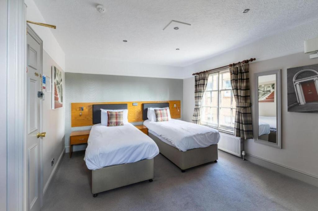 Oyo The Red Lion Hotel Luton  Extérieur photo
